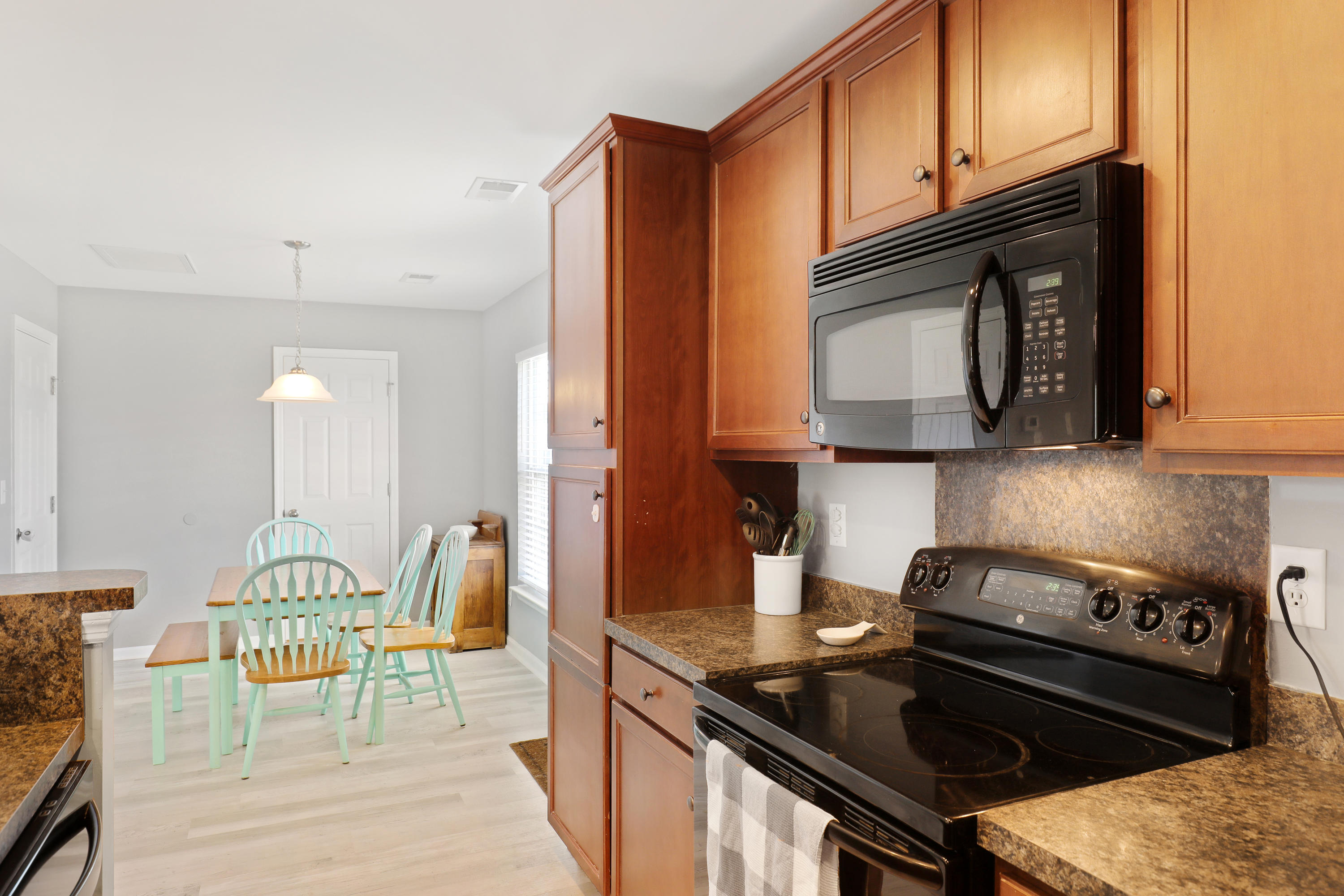 1130 Flyway Road Summerville, SC 29483 - Photo 15 of 41 1130FlywayRoad- KeenEyeMarketing - 16