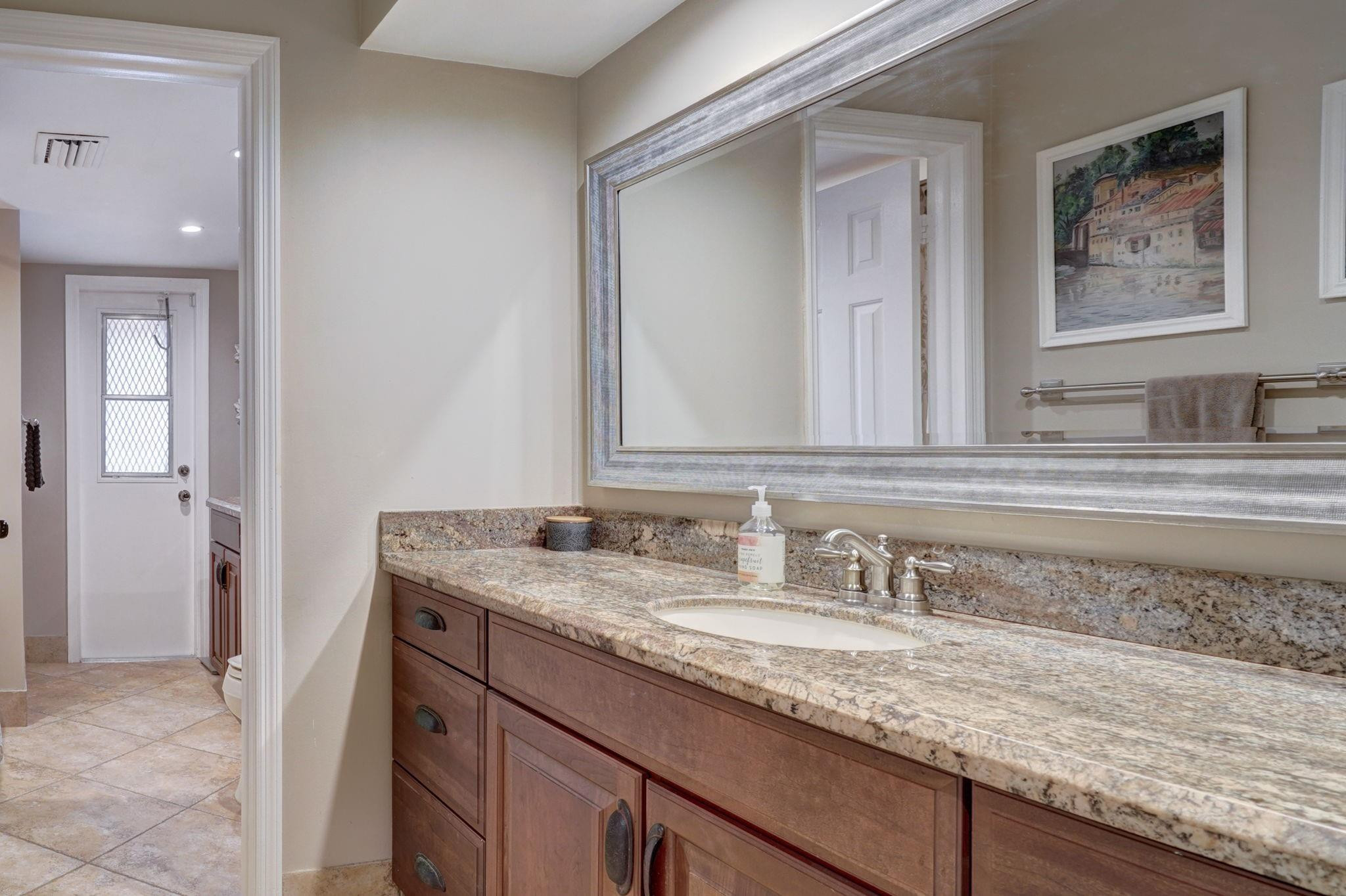 10377 185th Street South Boca Raton, FL 33498 - Photo 14 of 47 Cabana bath