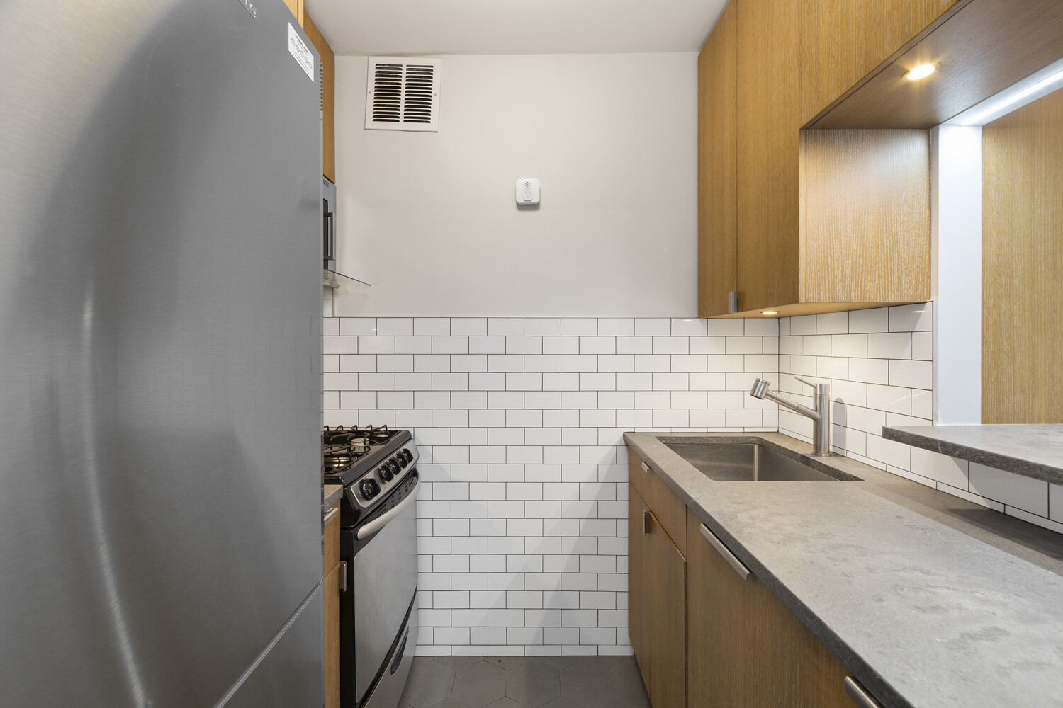 101 West 12th Street, Unit 3C Manhattan, NY 10011 - Photo 6 of 15