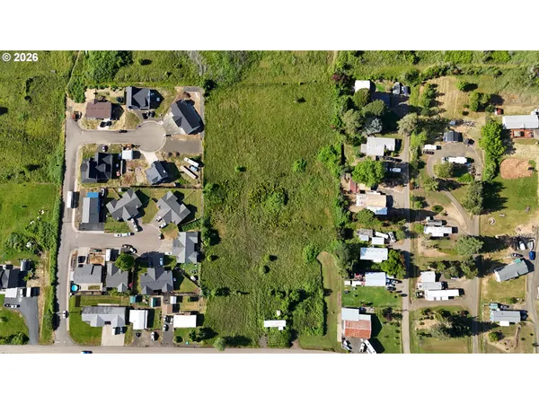 $595,000 | 2548 Landers Avenue, Roseburg, OR 97471