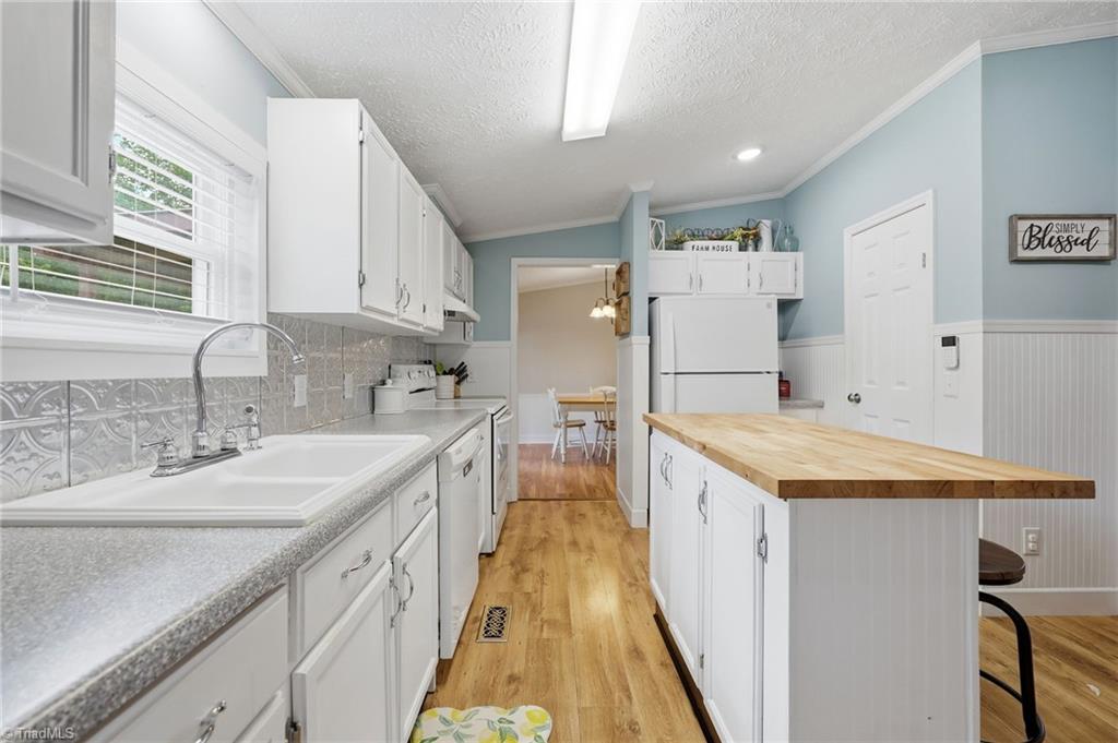 6597 Dennis Road Walnut Cove, NC 27052 - Photo 8 of 26