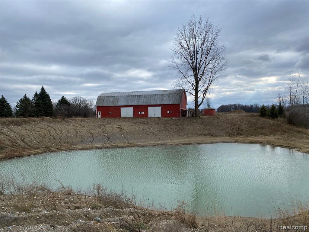 8689 Bryce Road Avoca, MI 48006 - Photo 1 of 6