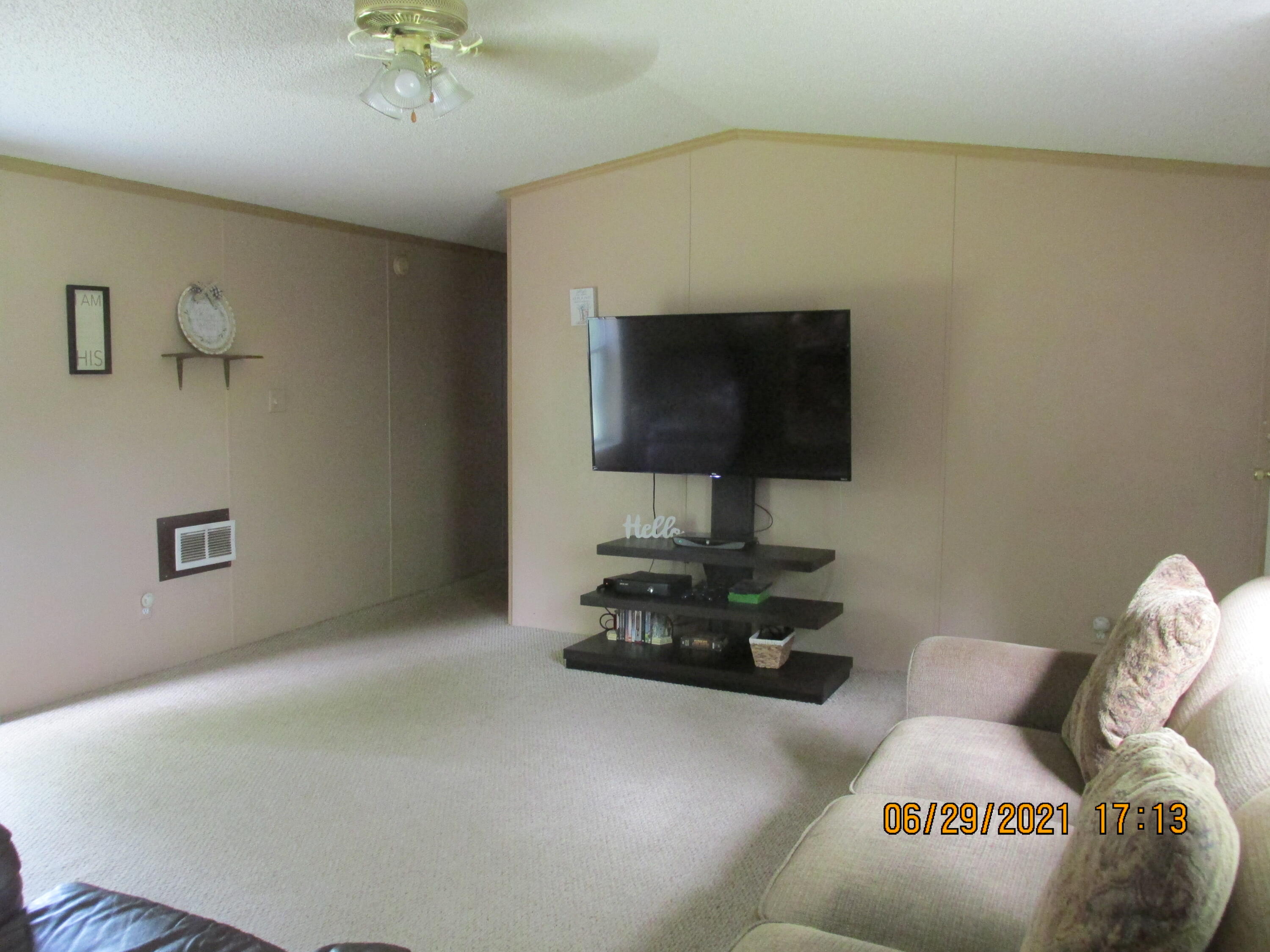 7725 Johnson Road Lakeview, MI 48850 - Photo 10 of 19 IMG_0012