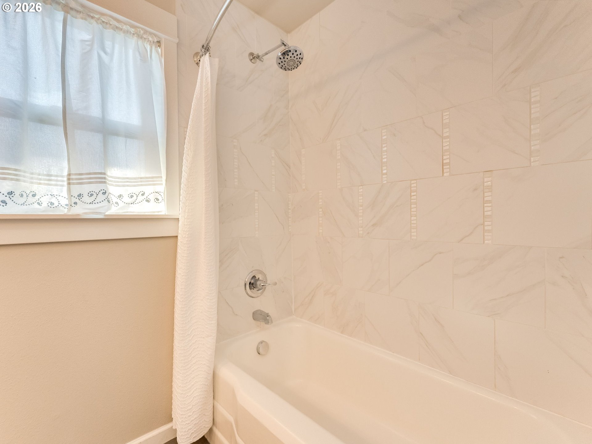 672 South Fir Street Canby, OR 97013 - Photo 22 of 47 Bathroom