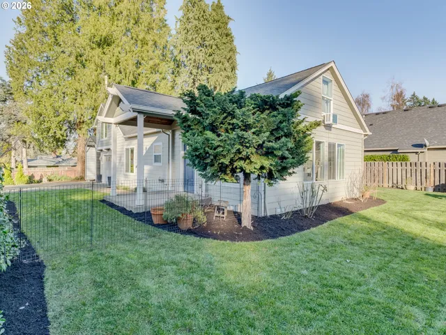 $580,000 | 672 South Fir Street, Canby, OR 97013