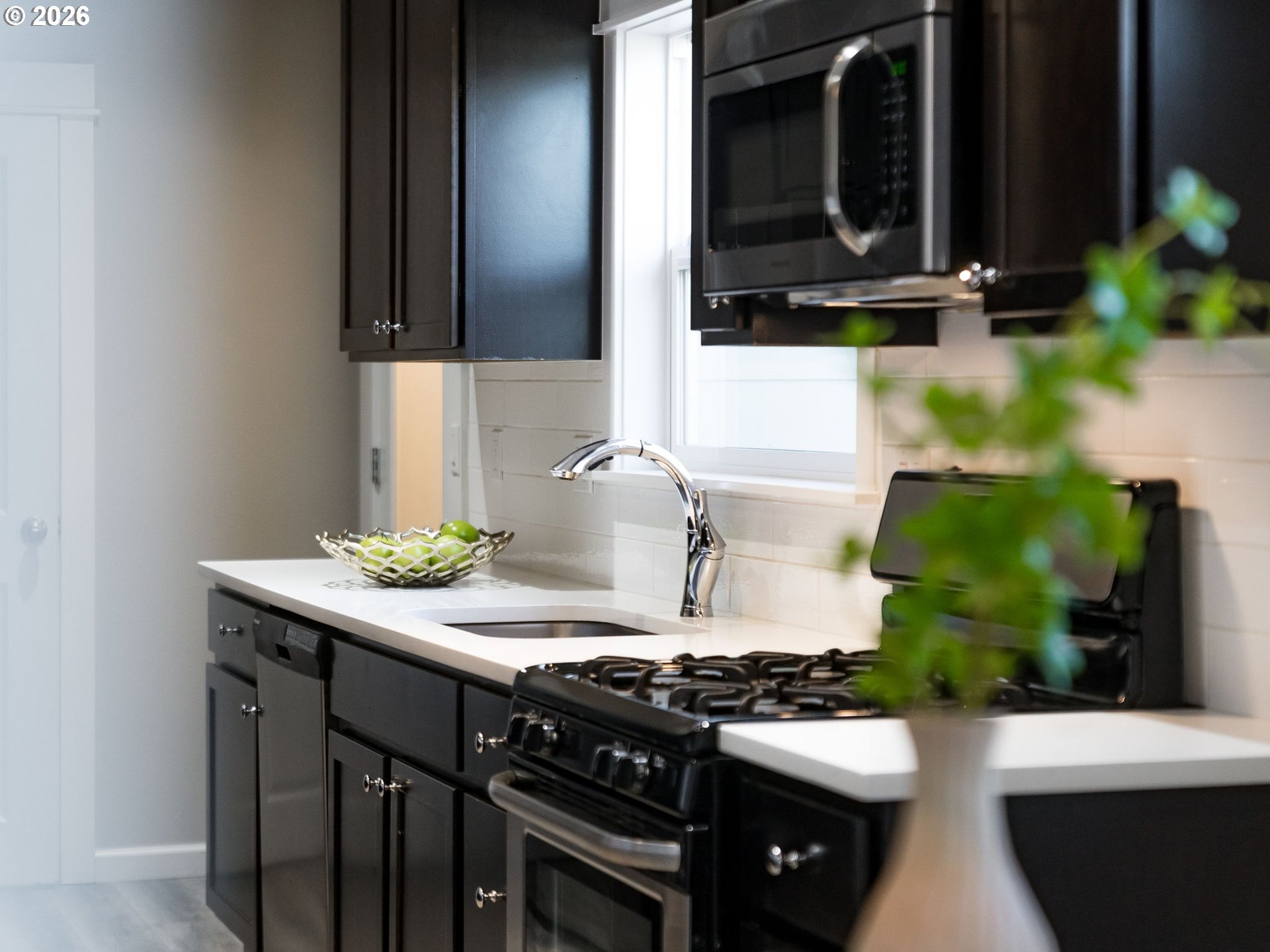 672 South Fir Street Canby, OR 97013 - Photo 5 of 47 Kitchen