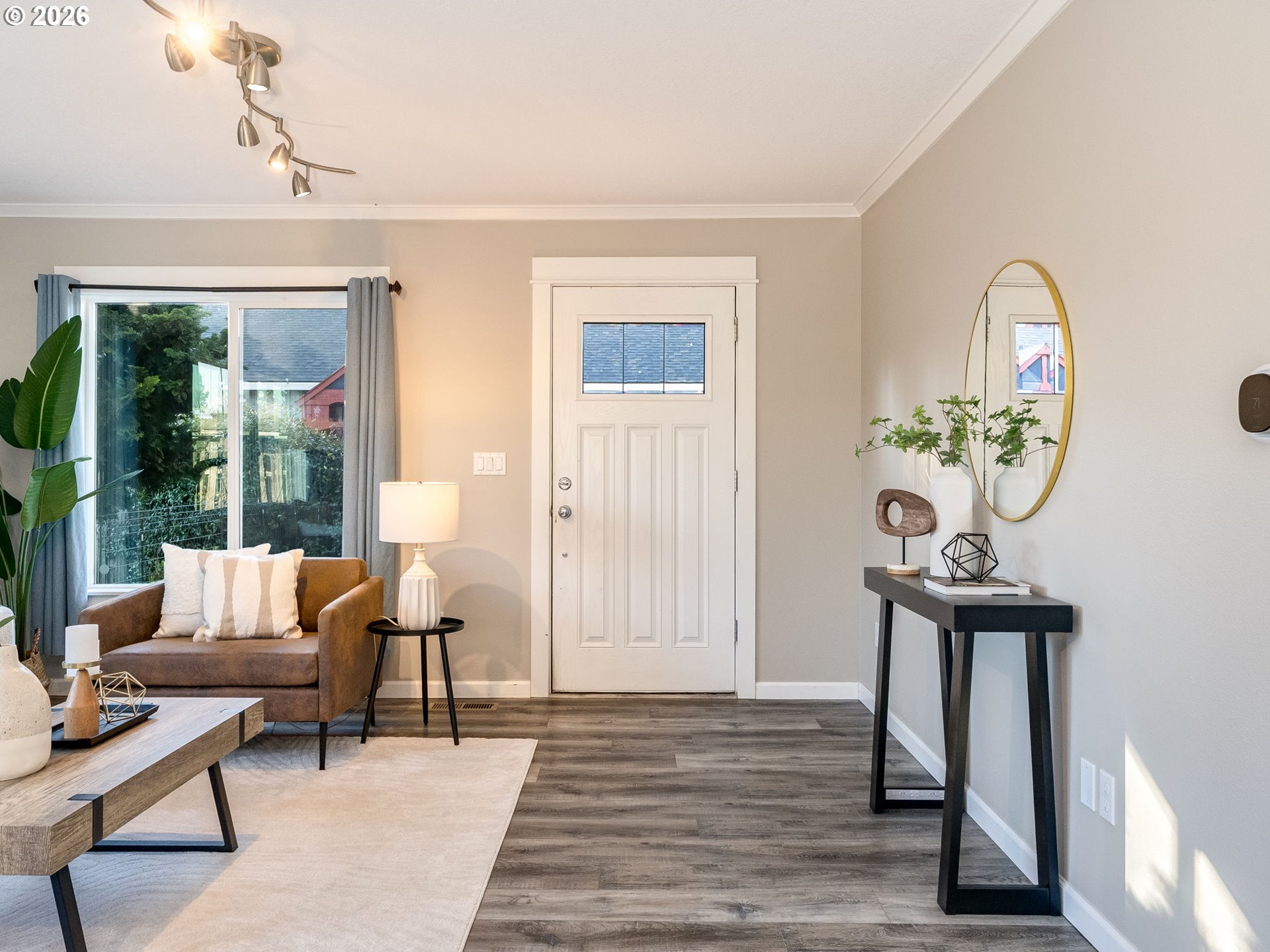 672 South Fir Street Canby, OR 97013 - Photo 7 of 47 Entrance/Foyer