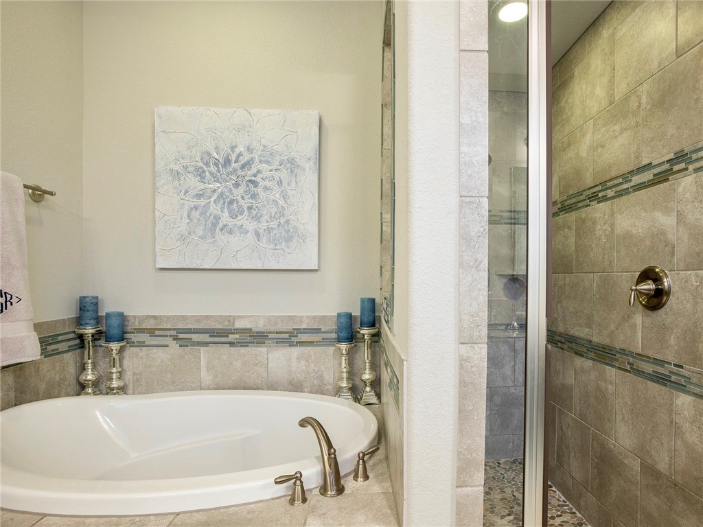 3401 Venezia View Leander, TX 78641 - Photo 25 of 40 Large Soaking Tub and Dedicated Standing Shower