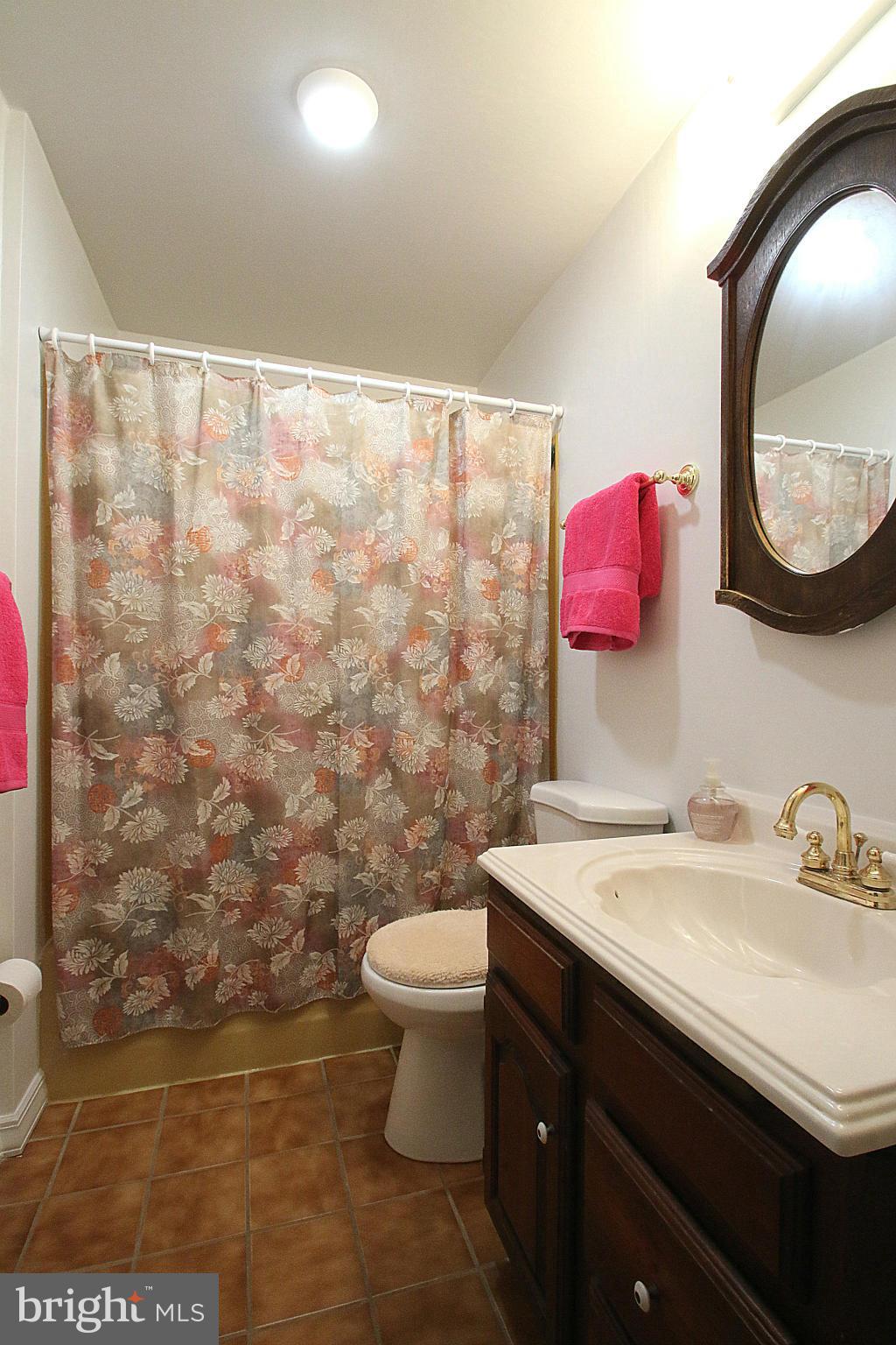 319 Riverside Drive Baltimore, MD 21221 - Photo 16 of 30 Full Bath on Main Level