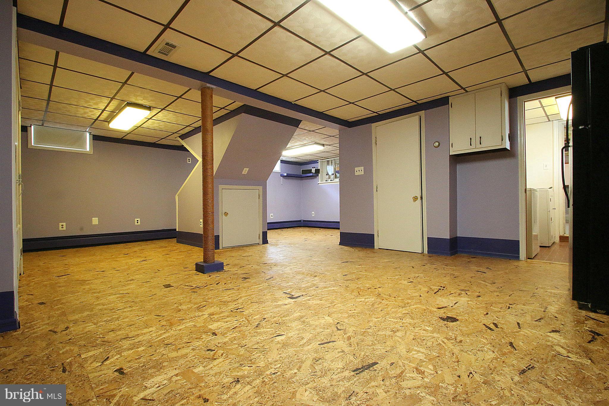 319 Riverside Drive Baltimore, MD 21221 - Photo 20 of 30 Family Room