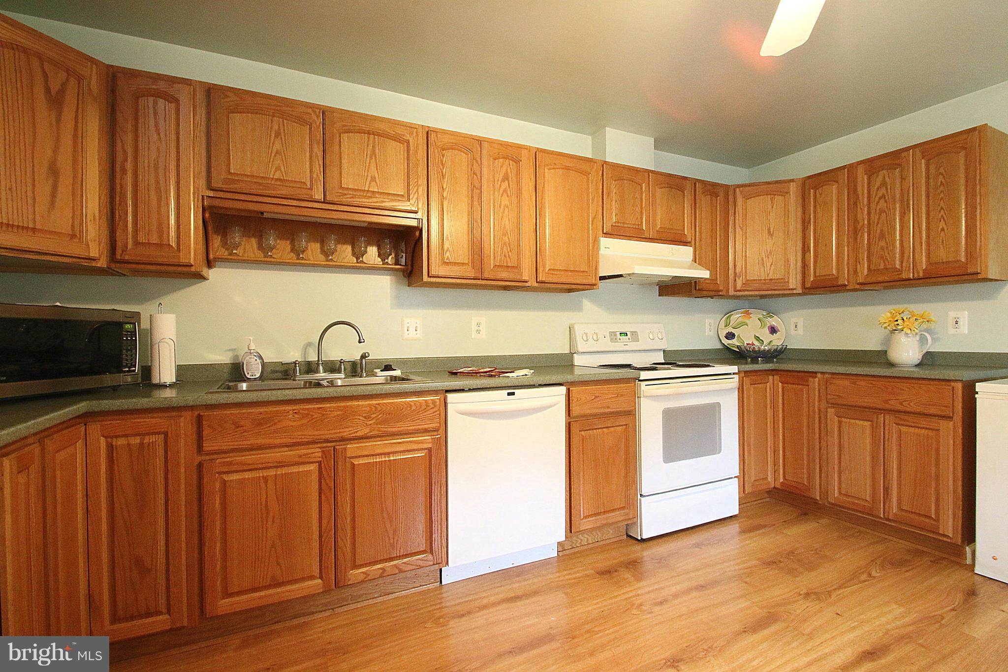 319 Riverside Drive Baltimore, MD 21221 - Photo 3 of 30 Kitchen