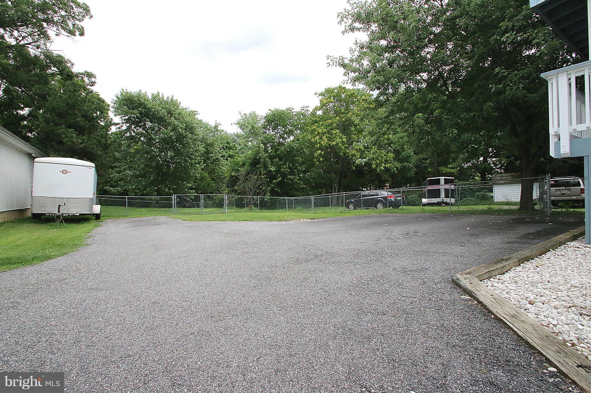 319 Riverside Drive Baltimore, MD 21221 - Photo 28 of 30 Lots of Parking