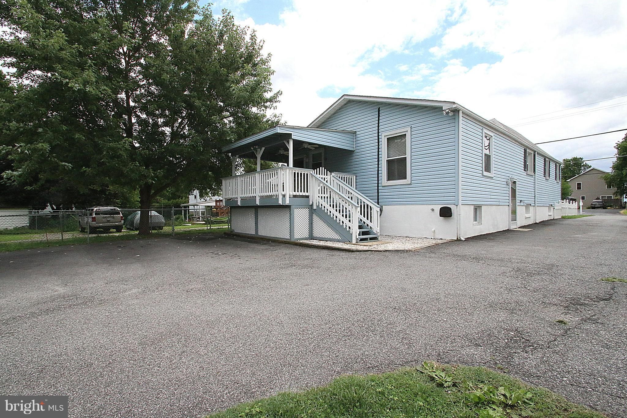 319 Riverside Drive Baltimore, MD 21221 - Photo 29 of 30 Rear/Side of Home and Parking