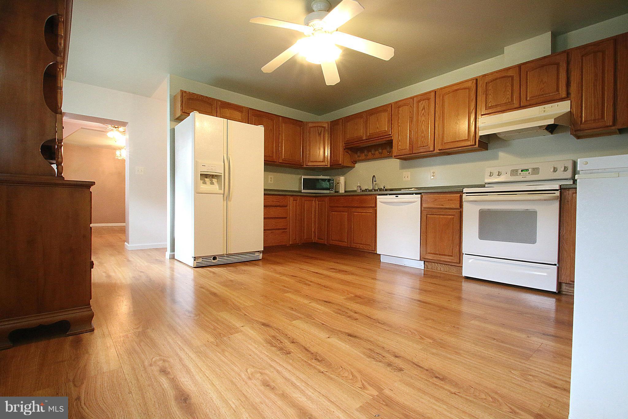 319 Riverside Drive Baltimore, MD 21221 - Photo 4 of 30 Kitchen