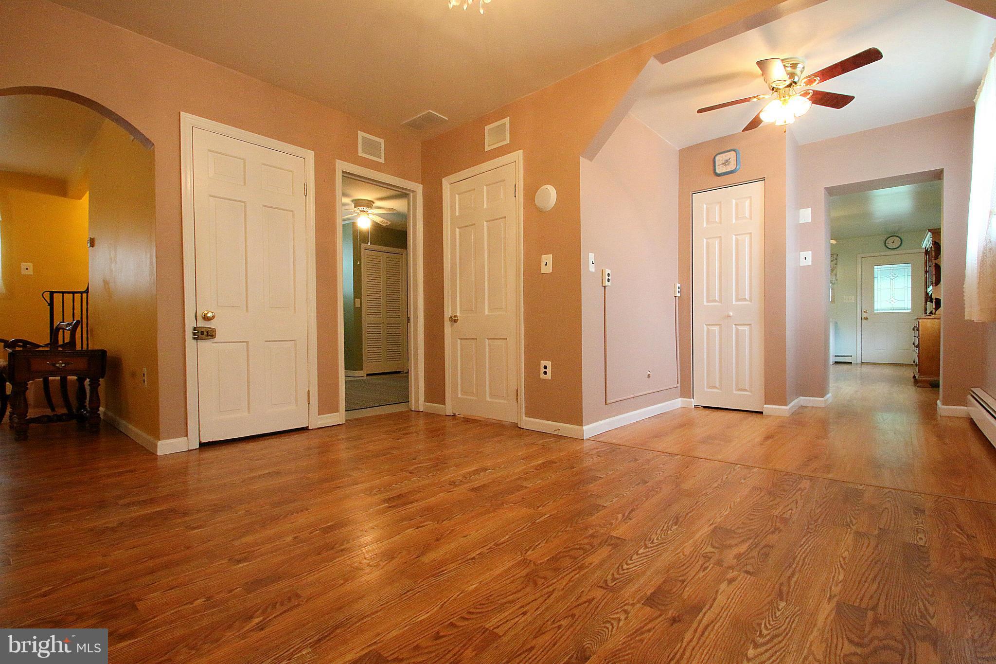 319 Riverside Drive Baltimore, MD 21221 - Photo 7 of 30 Dining Room
