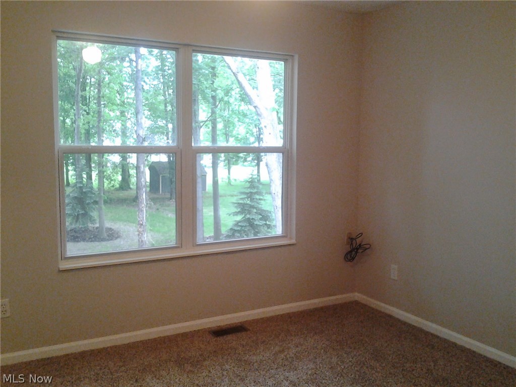 6892 Glendale Road North Ridgeville, OH 44039 - Photo 3 of 5