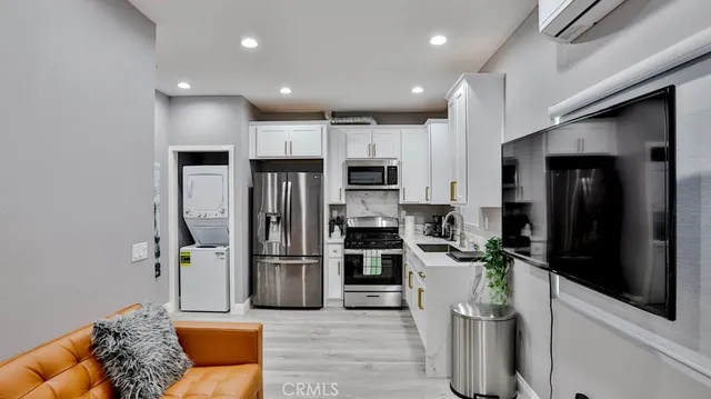 $1,099,900 | 408 South Flower Street, Santa Ana, CA 92703