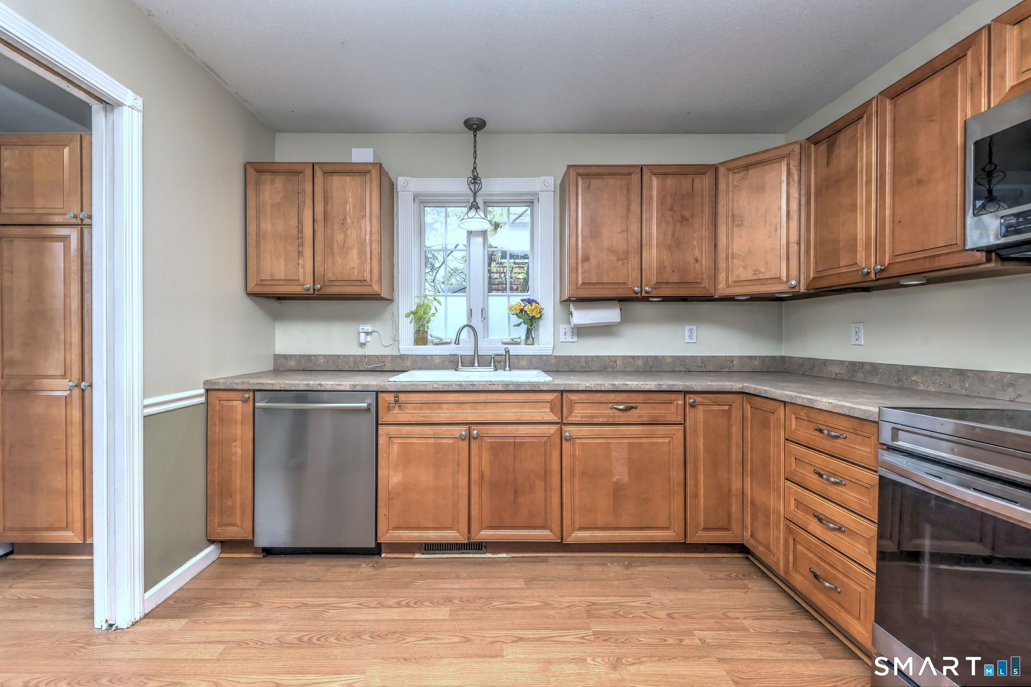 94 Hosier Road Plymouth, CT 06782 - Photo 12 of 40