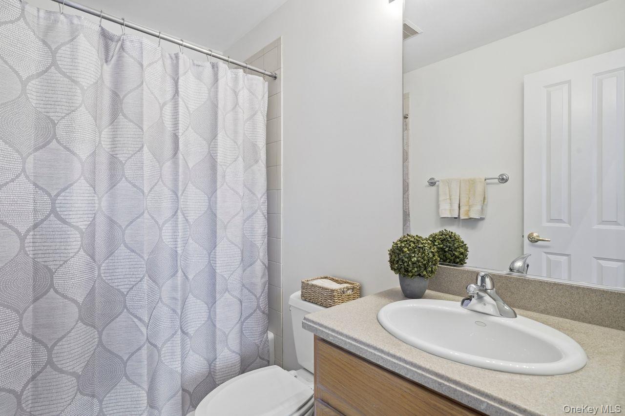 324 Viewpoint Terrace Peekskill, NY 10566 - Photo 18 of 27 Full Bath for Second Bedroom