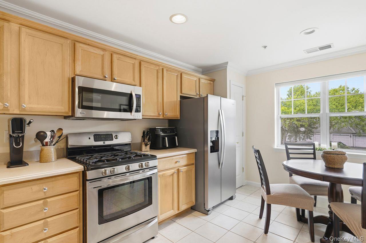 324 Viewpoint Terrace Peekskill, NY 10566 - Photo 5 of 27