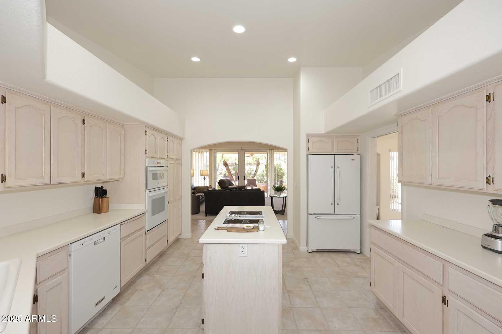 18510 East Leather Lane Rio Verde, AZ 85263 - Photo 18 of 67 Kitchen3