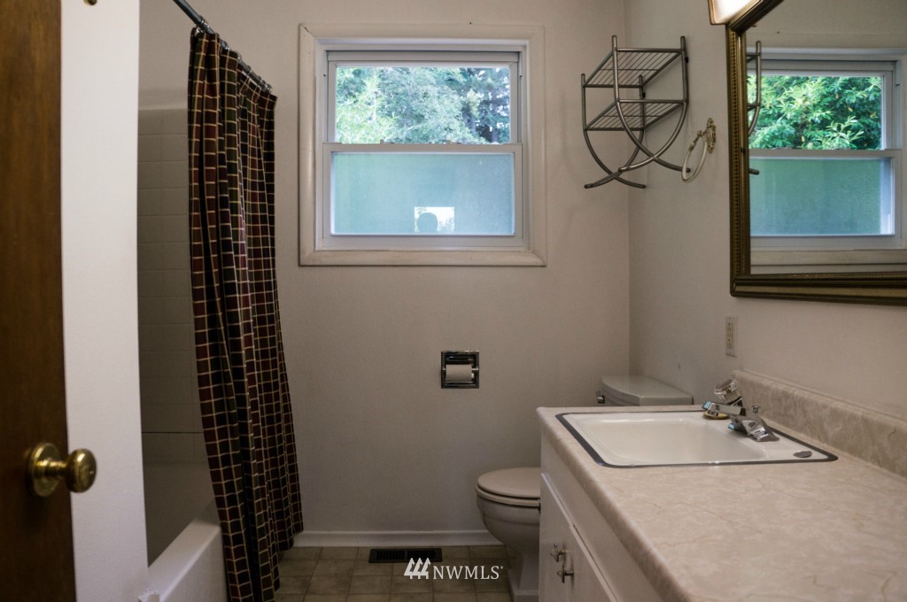14433 Olympic View Loop Road Northwest Silverdale, WA 98383 - Photo 14 of 22 Gallery Image 14