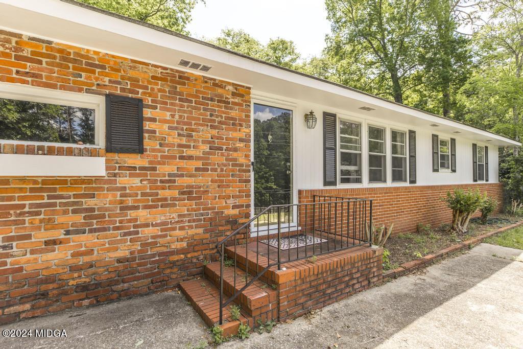 723 Forest Hill Road Macon, GA 31210 - Photo 5 of 23 723 Forest Hill Rd 5