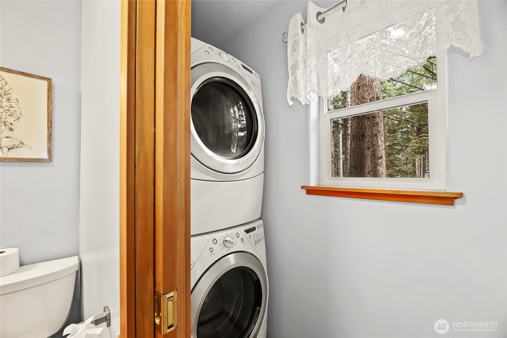 91 Mountain Home Road Snoqualmie Pass, WA 98068 - Photo 11 of 32 a view of a hallway with washer and dryer