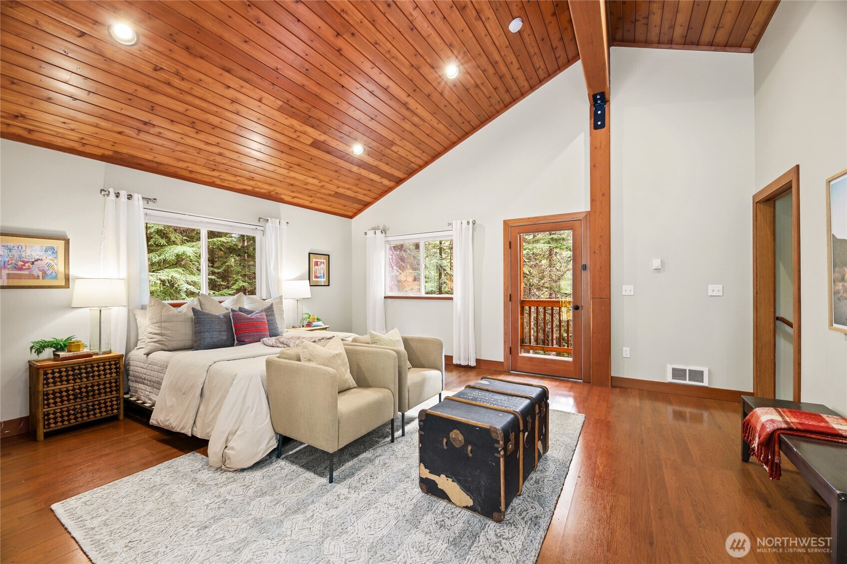 91 Mountain Home Road Snoqualmie Pass, WA 98068 - Photo 14 of 32 a room with bed cabinet and window