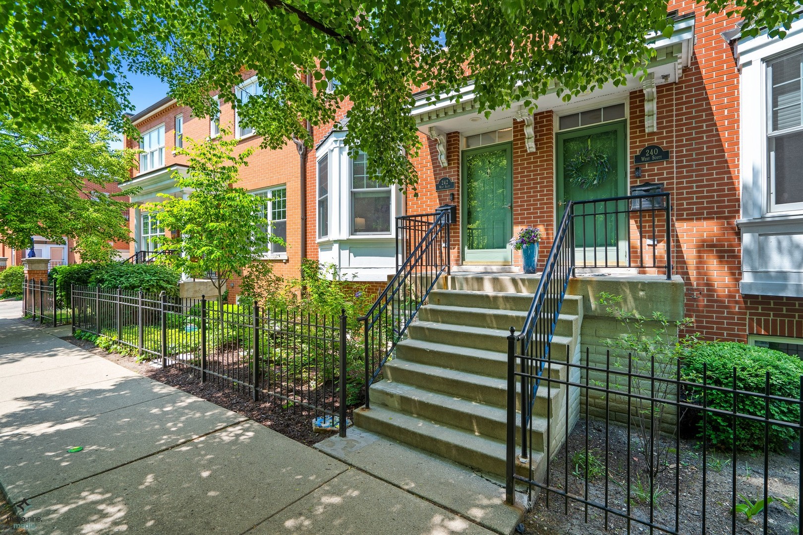 242 West Scott Street Chicago, IL 60610 - Photo 1 of 53