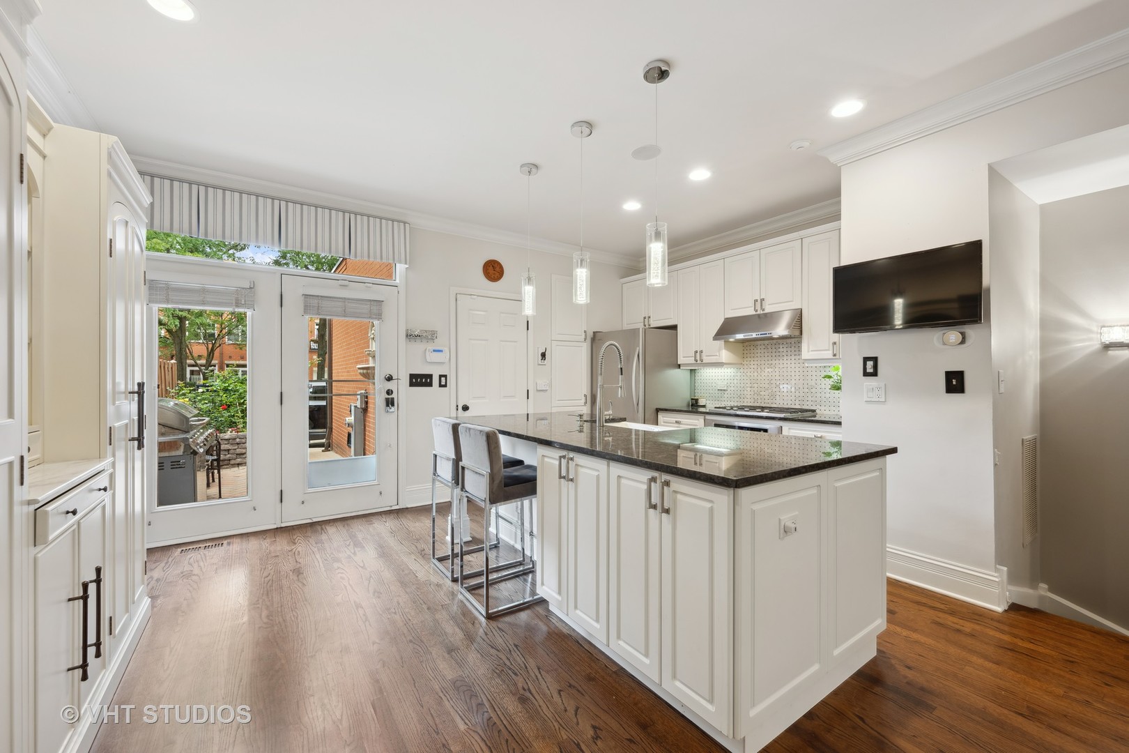 242 West Scott Street Chicago, IL 60610 - Photo 3 of 53