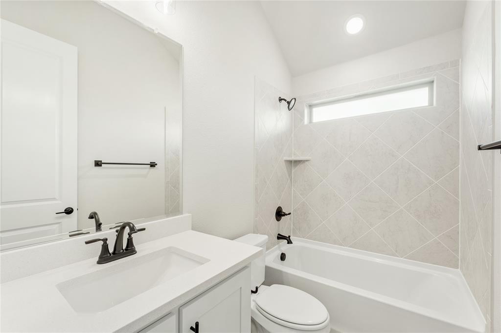 307 Spring Circle Red Oak, TX 75154 - Photo 8 of 34