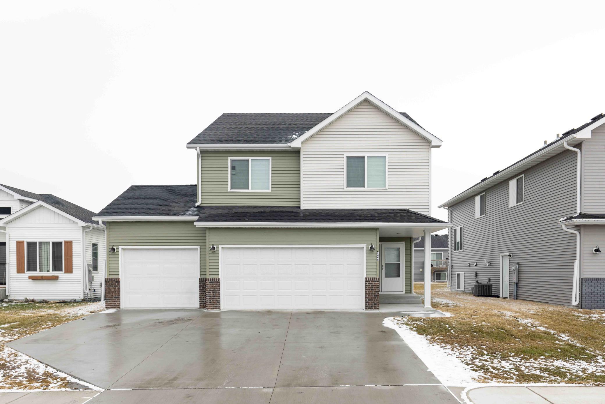 7344 22nd Street South Fargo, ND 58104 - Photo 1 of 28