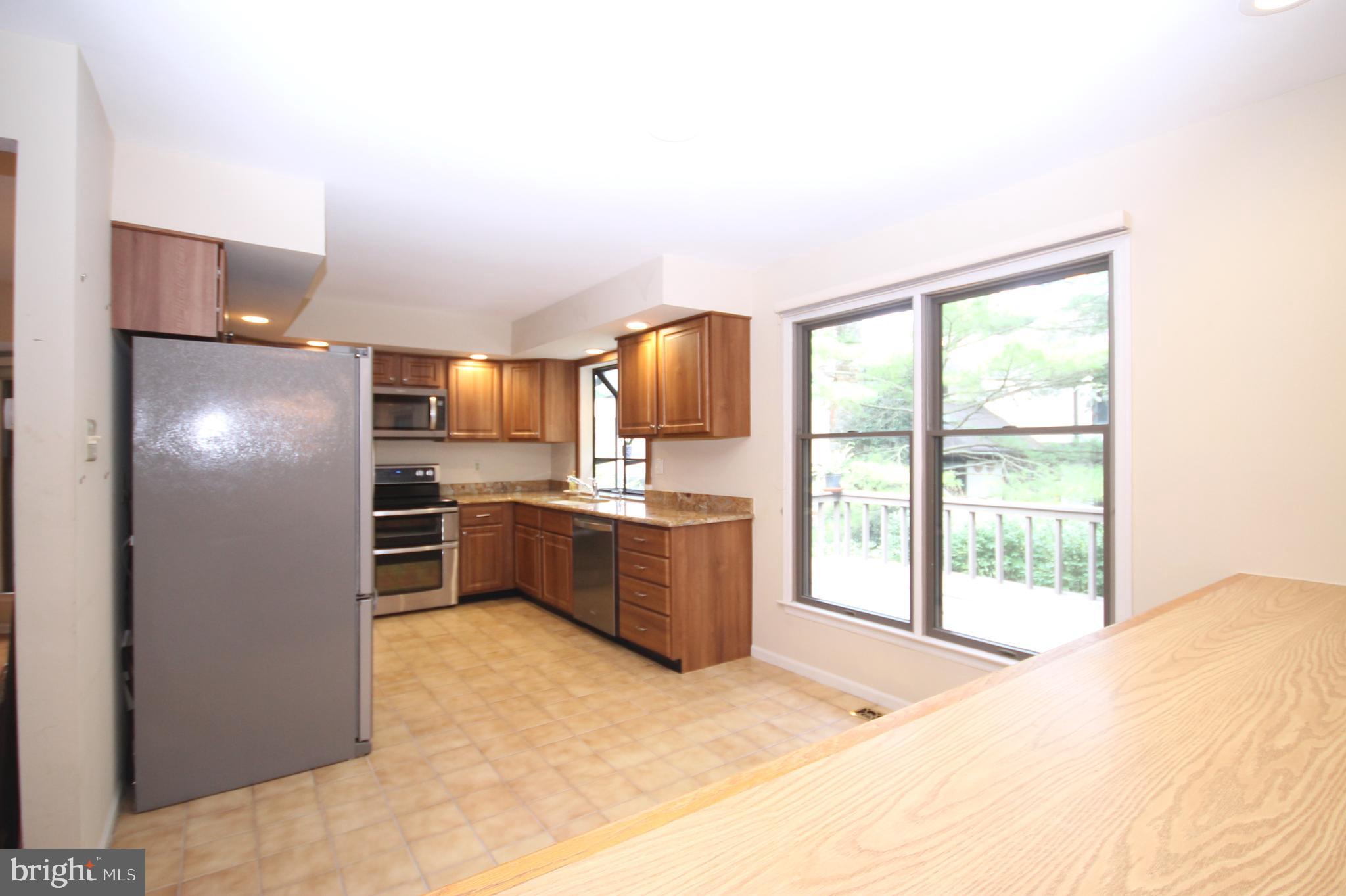 209 Springhouse Pond Chesterbrook, PA 19087 - Photo 13 of 28 Kitchen