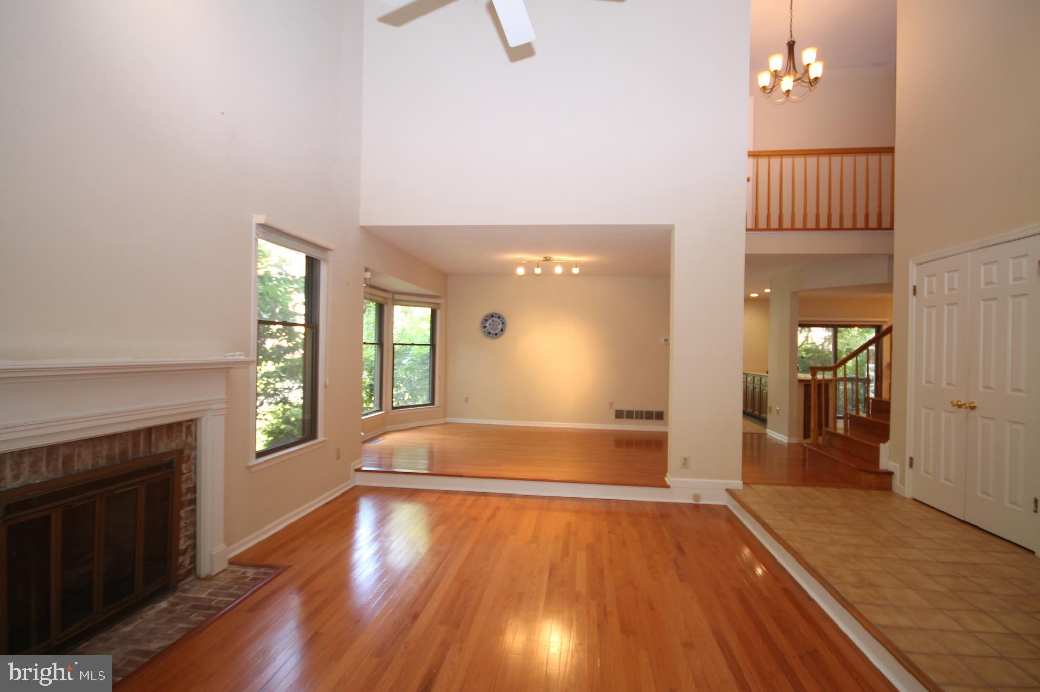 Living Rm to Dining area