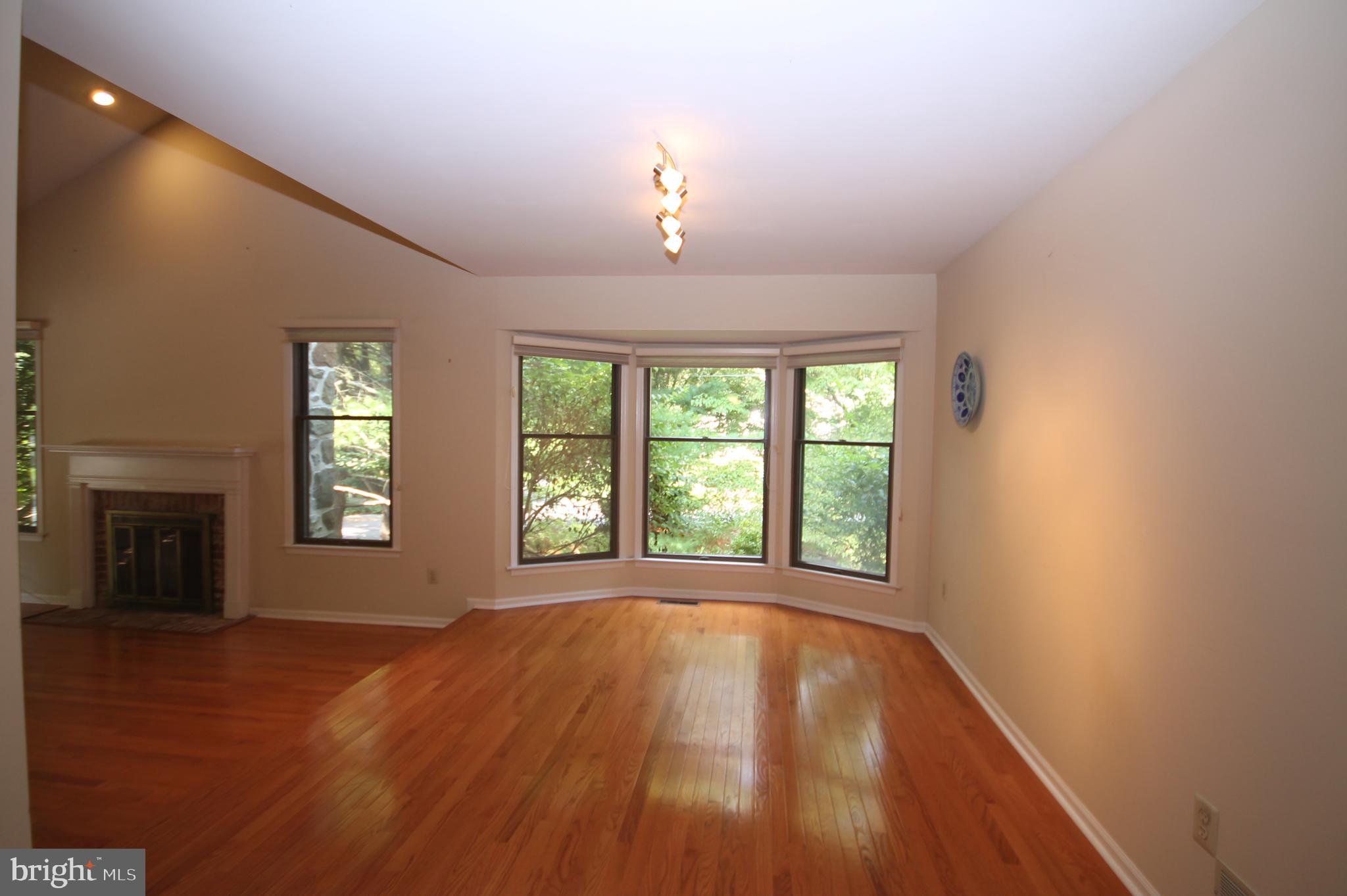 209 Springhouse Pond Chesterbrook, PA 19087 - Photo 8 of 28 Dining Area