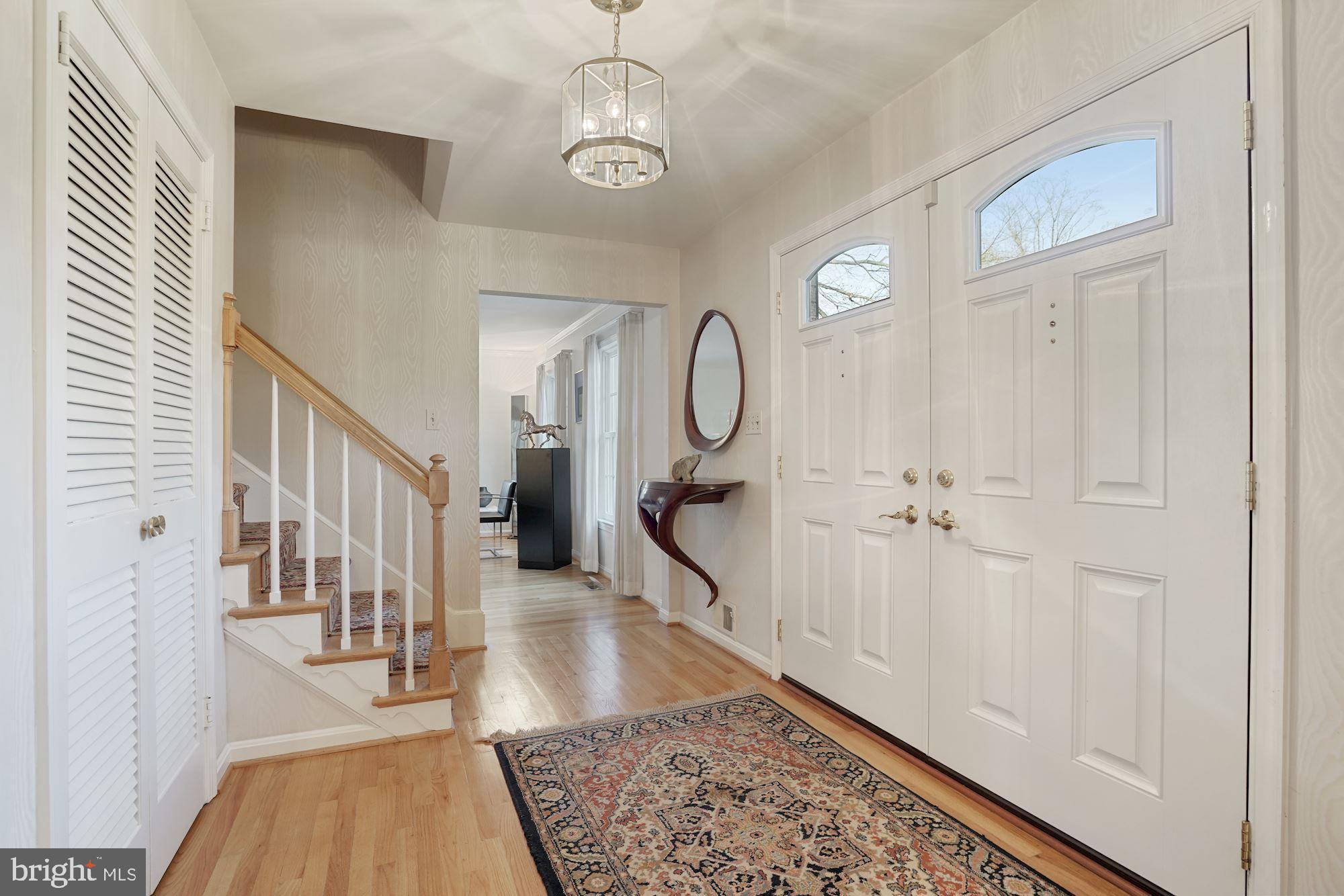 4062 Ridgeview Circle McLean, VA 22101 - Photo 2 of 56 Foyer with closet