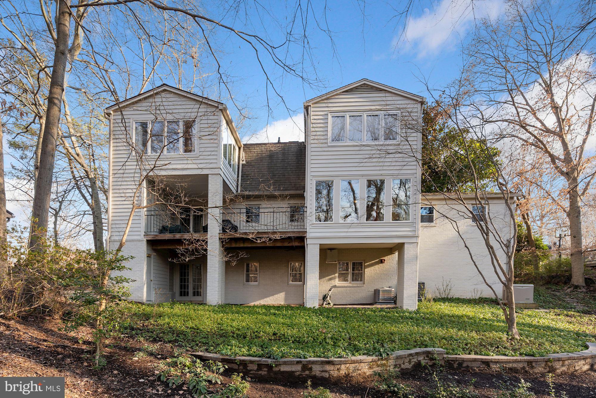 4062 Ridgeview Circle McLean, VA 22101 - Photo 24 of 56 Rear Exterior