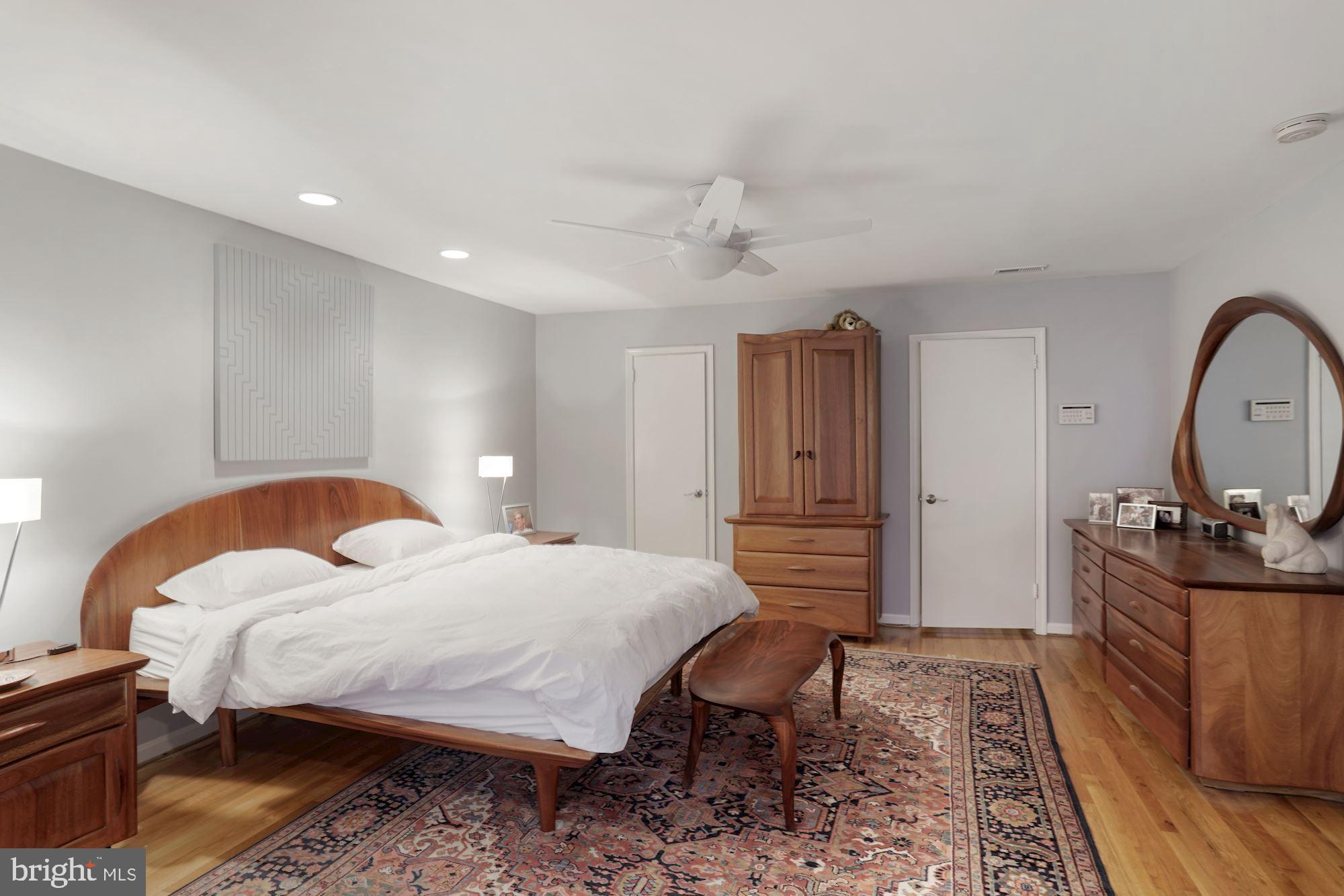 4062 Ridgeview Circle McLean, VA 22101 - Photo 41 of 56 Large Primary Suite
