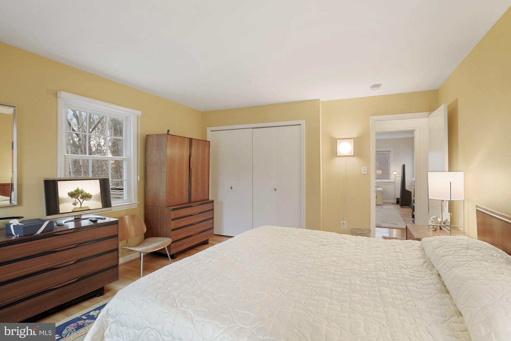 4062 Ridgeview Circle McLean, VA 22101 - Photo 48 of 56 Third Bedroom