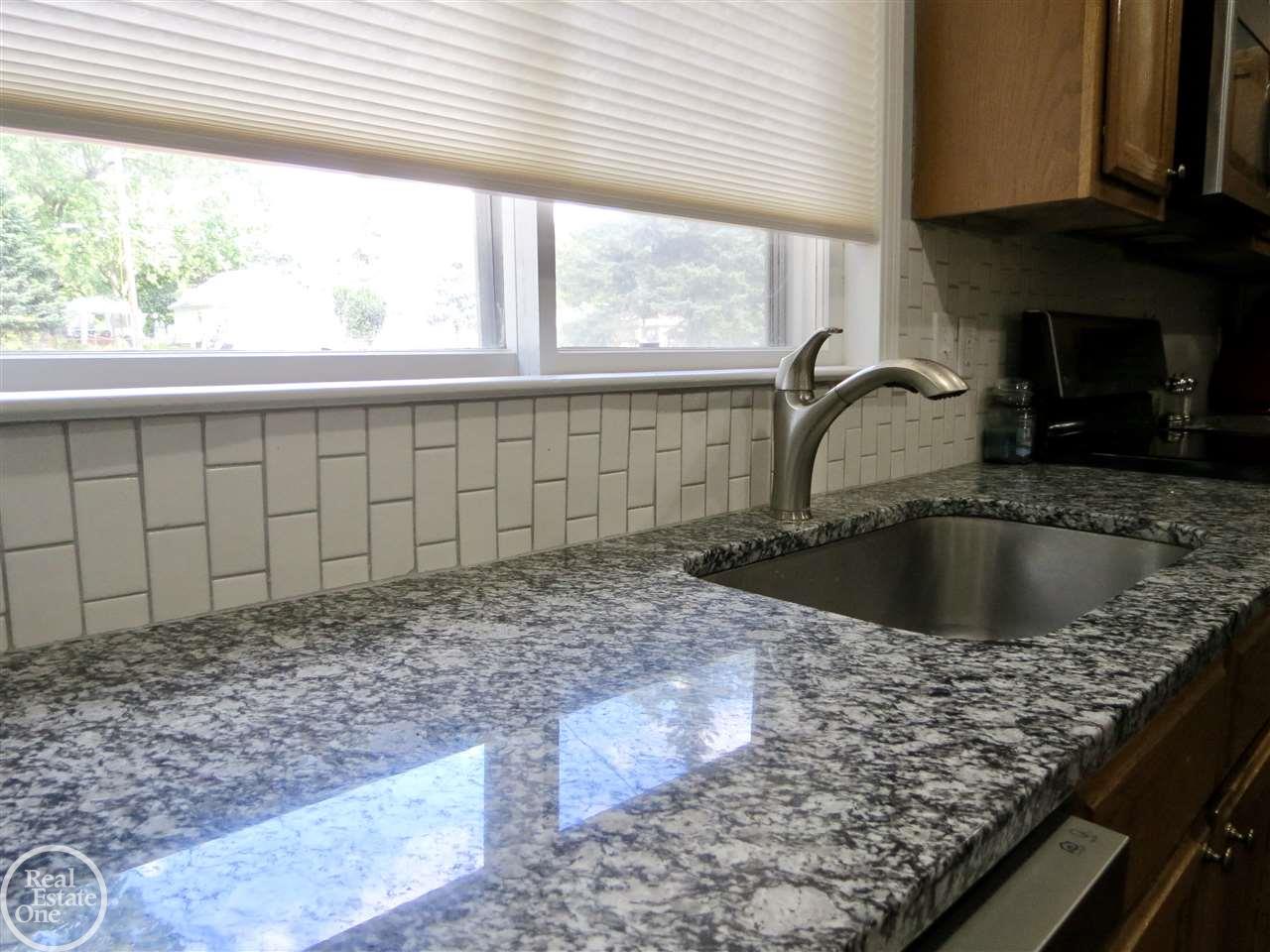 3078 York Rochester Hills Rochester, MI 48309 - Photo 12 of 41