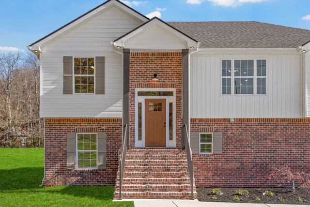 $474,900 | 1888 Flats Road, Cunningham, TN 37052