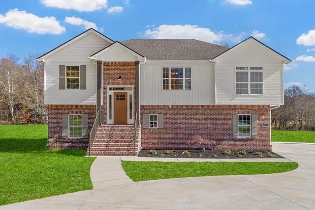 $474,900 | 1888 Flats Road, Cunningham, TN 37052