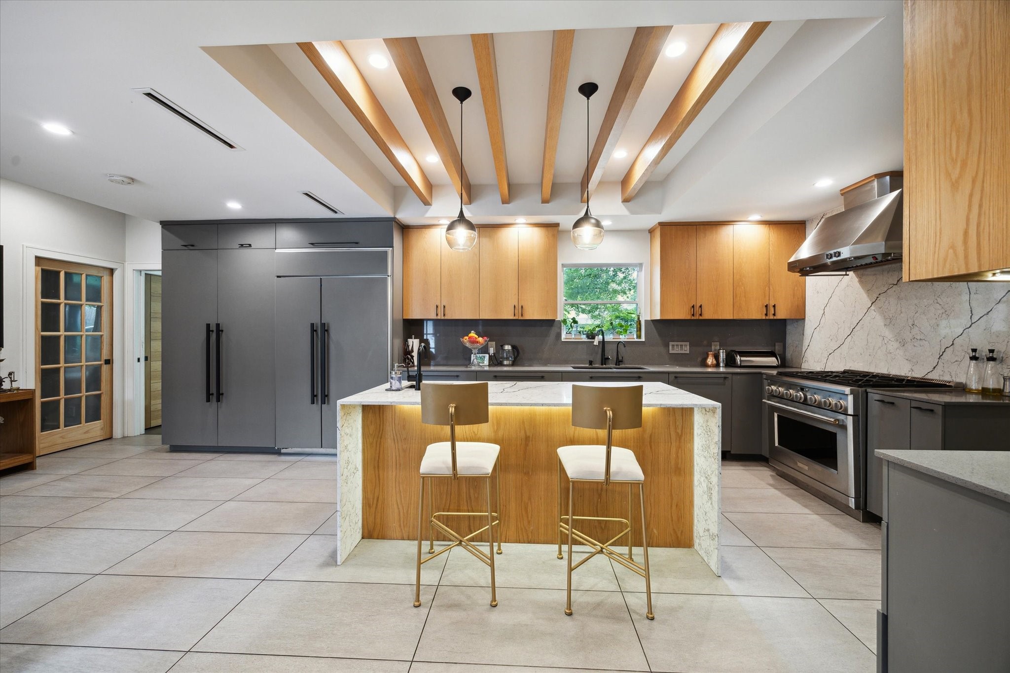 1902 Chimney Rock Road Houston, TX 77057 - Photo 14 of 32 A perfect view of the kitchen from a different angle!