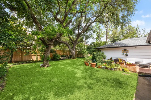 $1,049,000 | 1902 Chimney Rock Road, Houston, TX 77057