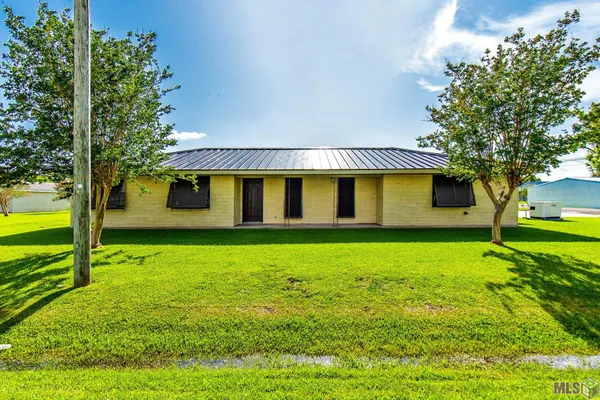 $275,000 | 402 4 Point Drive, Raceland, LA 70394