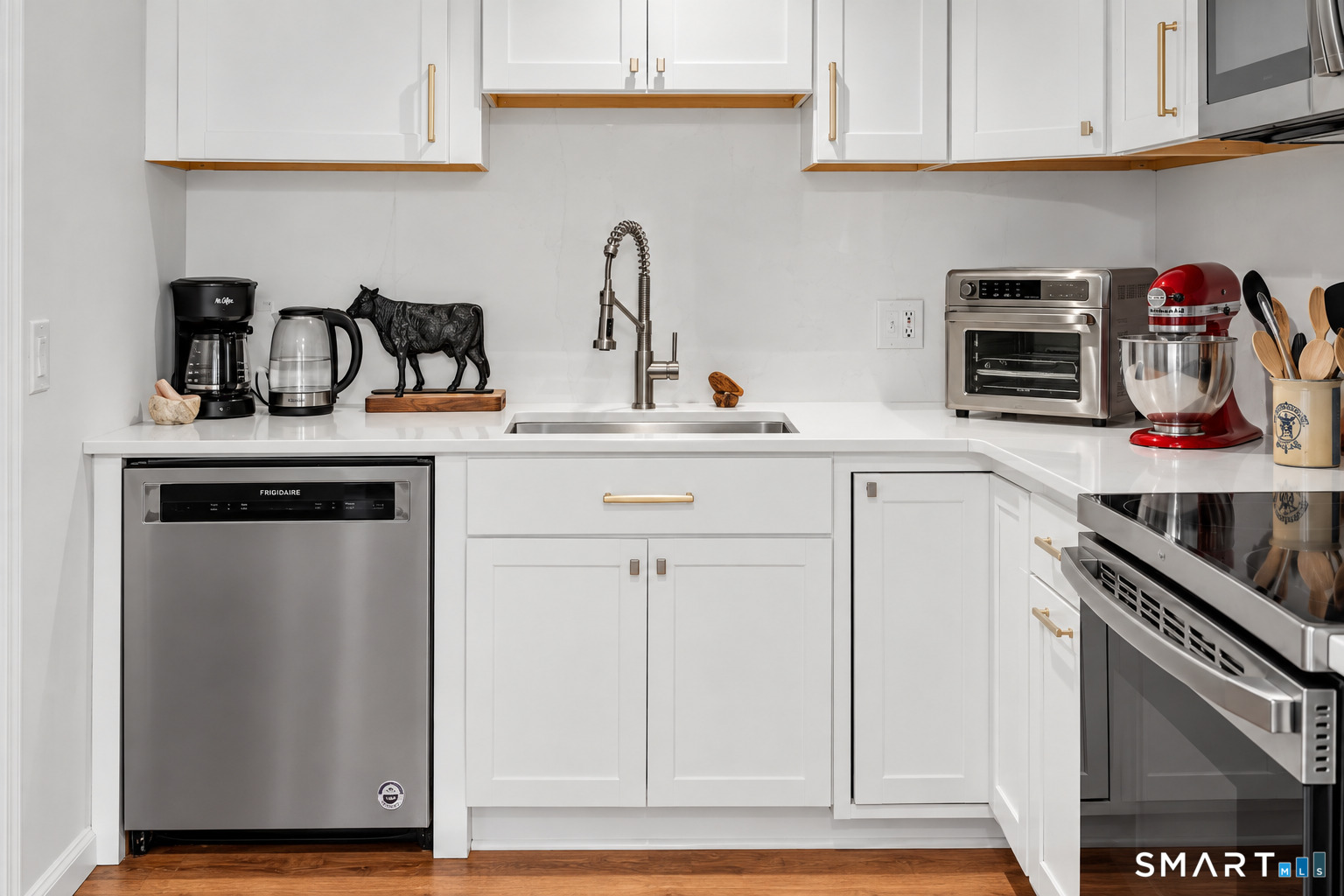 91 Whippoorwill Road Old Lyme, CT 06371 - Photo 6 of 23 Gallery Image 6