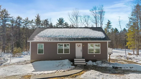 $2,100 | 142 South Main Street, Unit A, Troy, NH 03465