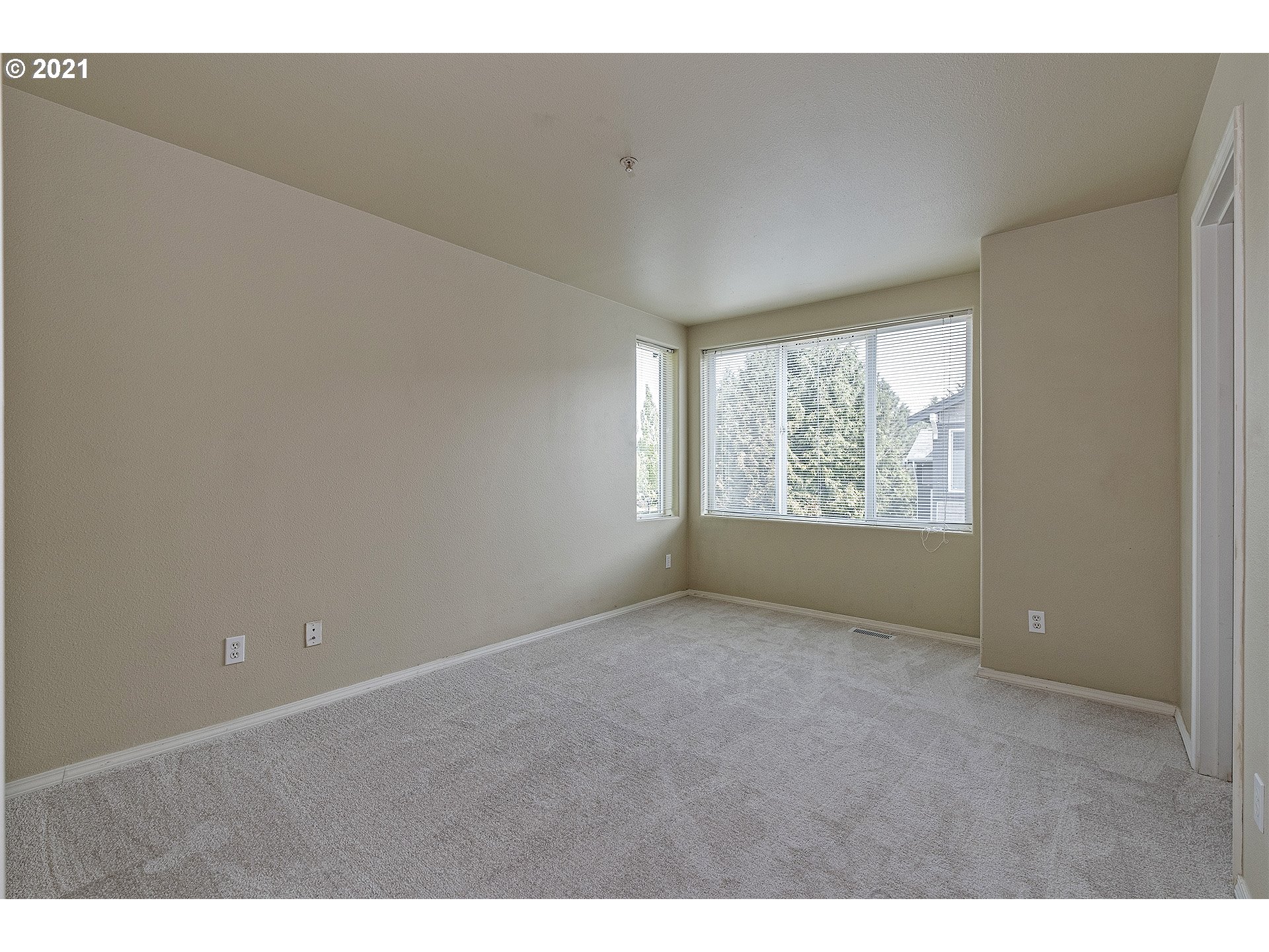 13950 Southwest Scholls Ferry Road, Unit 103 Beaverton, OR 97007 - Photo 12 of 26 Gallery Image 12