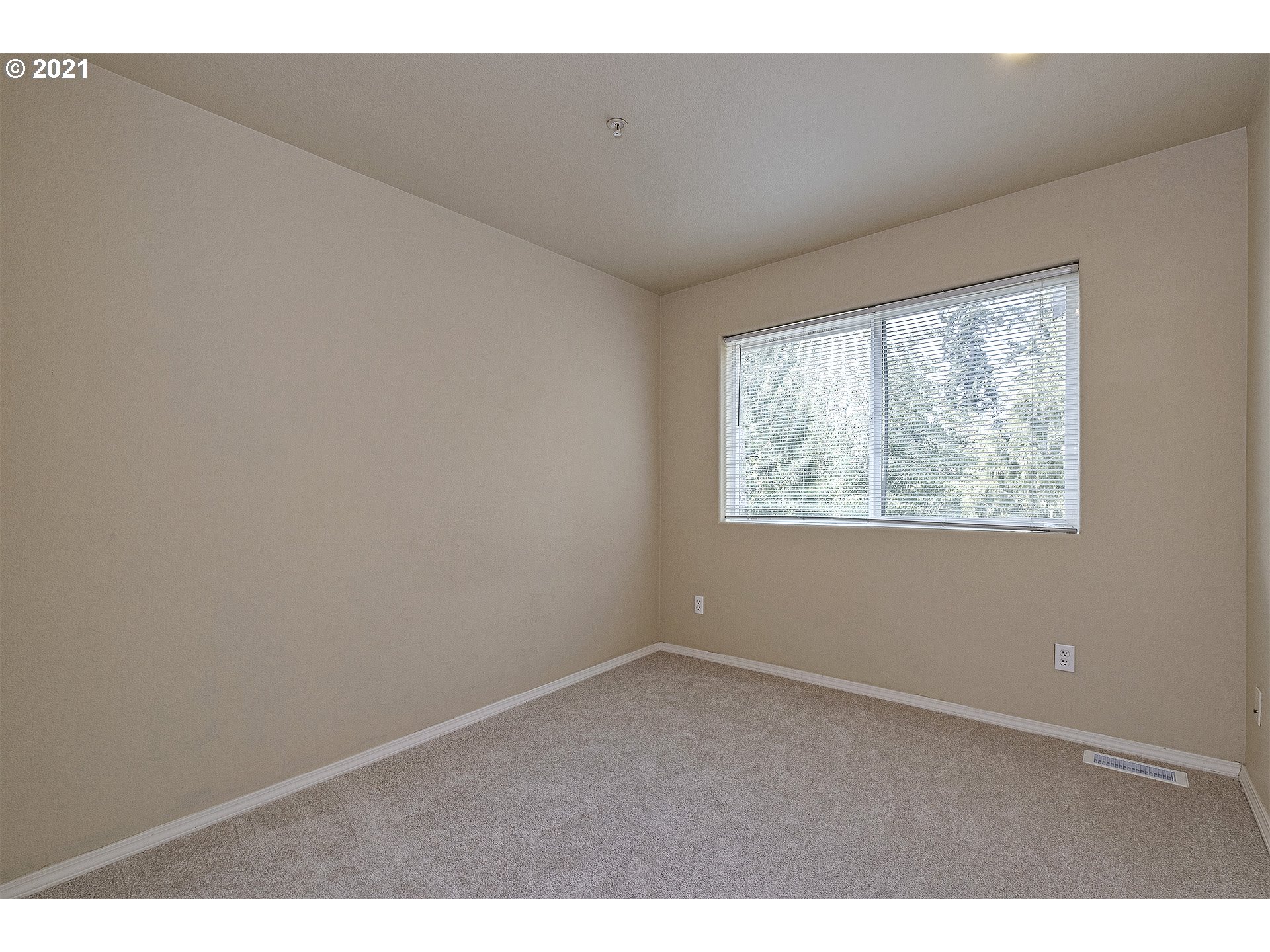 13950 Southwest Scholls Ferry Road, Unit 103 Beaverton, OR 97007 - Photo 17 of 26 Gallery Image 17